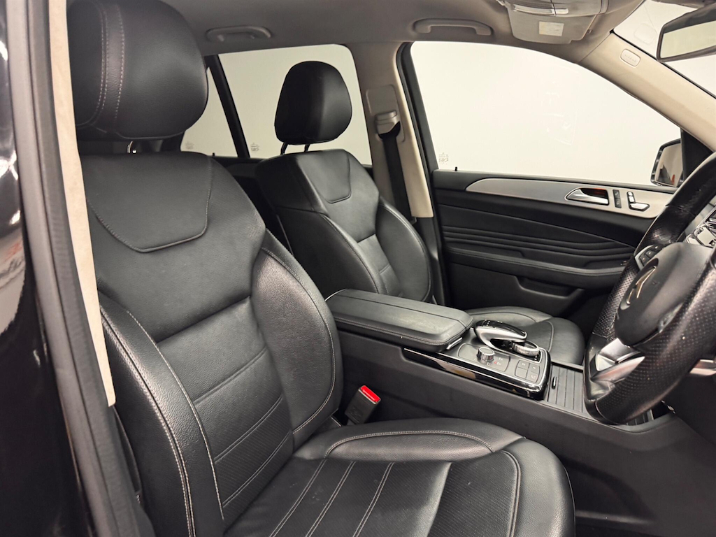 Mercedes-Benz GLE Class 3.0 L D 4Matic Designo Line Silver #41