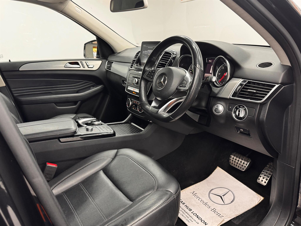 Mercedes-Benz GLE Class 3.0 L D 4Matic Designo Line Silver #42