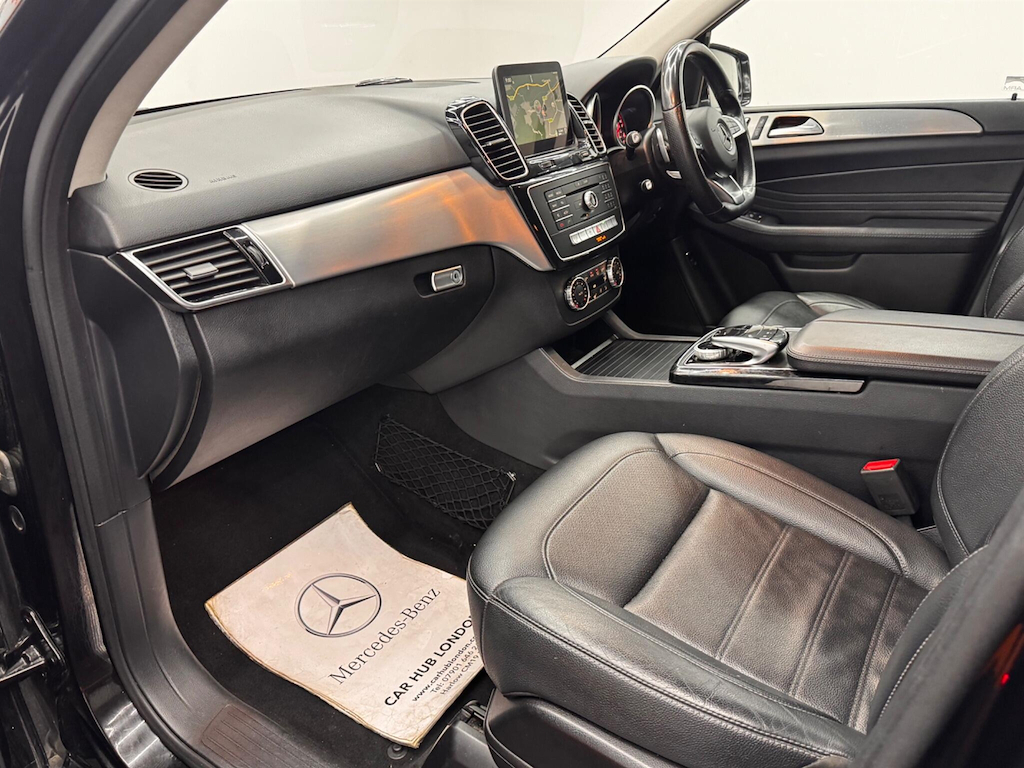 Mercedes-Benz GLE Class 3.0 L D 4Matic Designo Line Silver #73