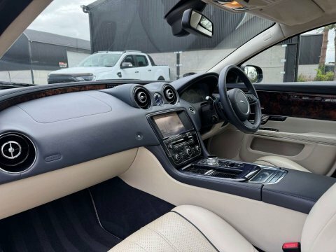 Jaguar XJ 3.0D V6 Portfolio Lwb Blue #29