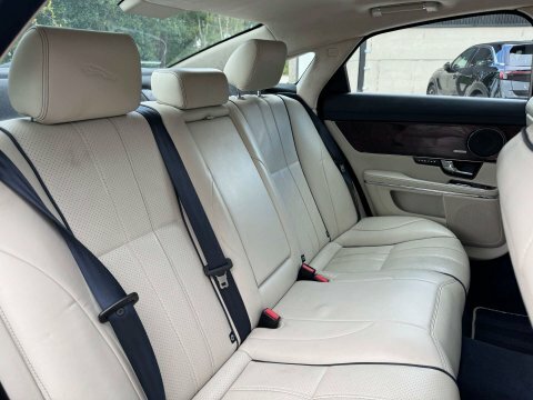 Jaguar XJ 3.0D V6 Portfolio Lwb Blue #24