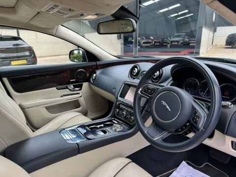 Jaguar XJ 3.0D V6 Portfolio Lwb Blue #10