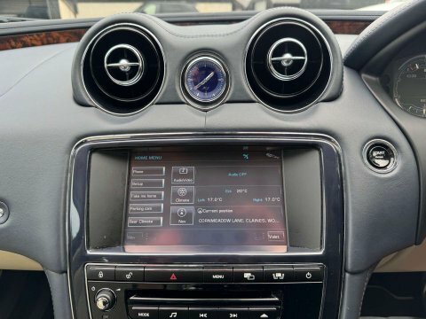 Jaguar XJ 3.0D V6 Portfolio Lwb Blue #16