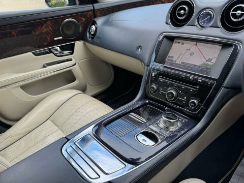 Jaguar XJ 3.0D V6 Portfolio Lwb Blue #20
