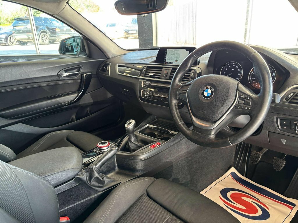 BMW 1 Series 1.5L Sport Black #2