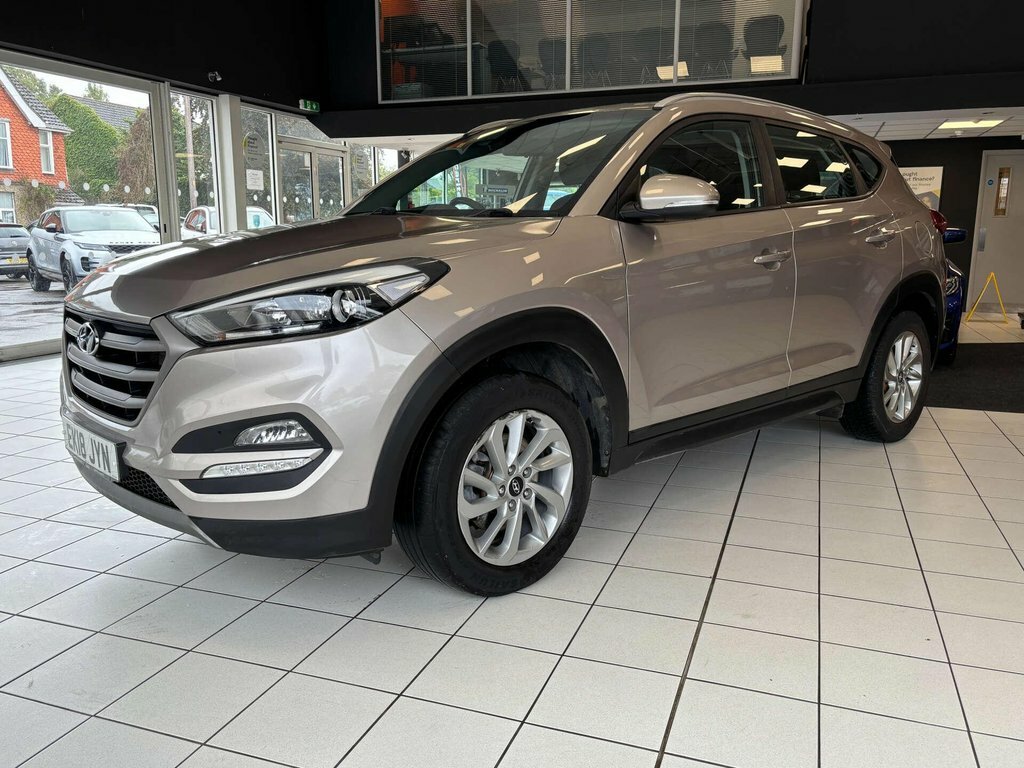 Hyundai Tucson 1.6L Se EK18JYN White #5