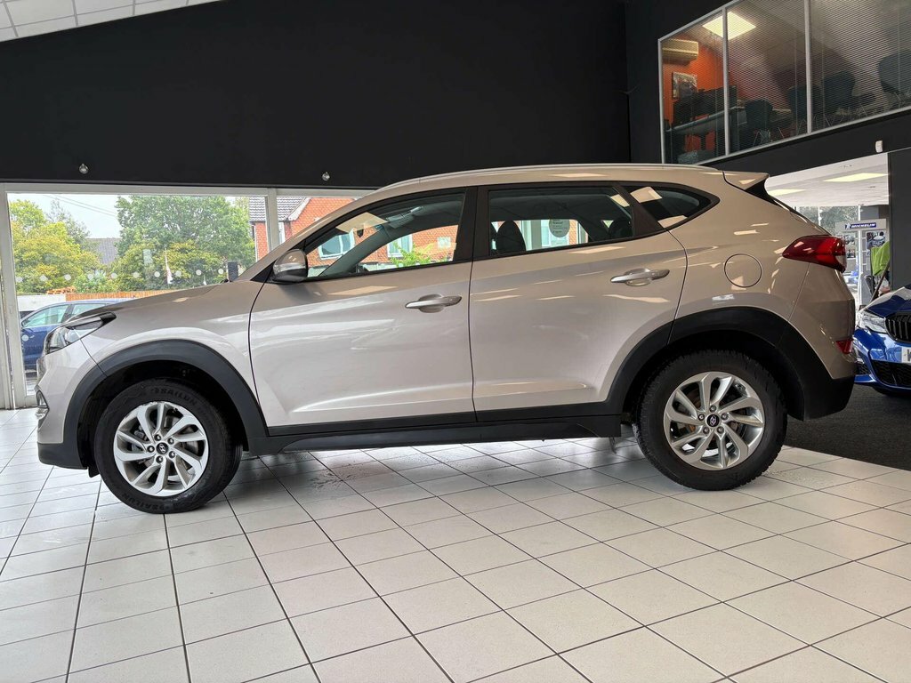Hyundai Tucson 1.6L Se EK18JYN White #6