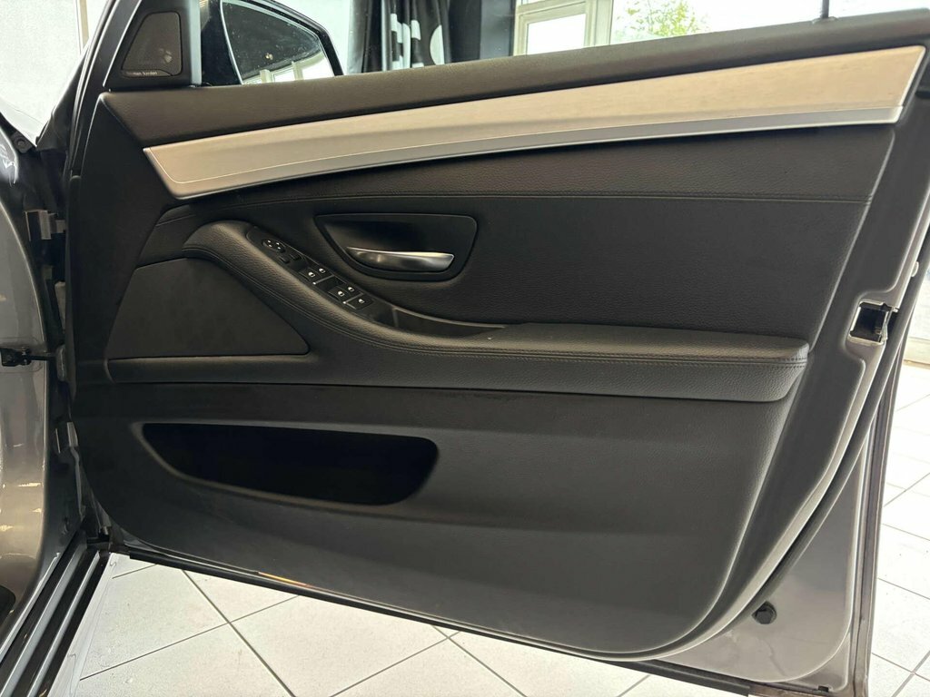 BMW 5 Series Black #49