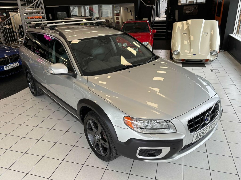 Volvo XC70 2.4L Se Lux Silver #3