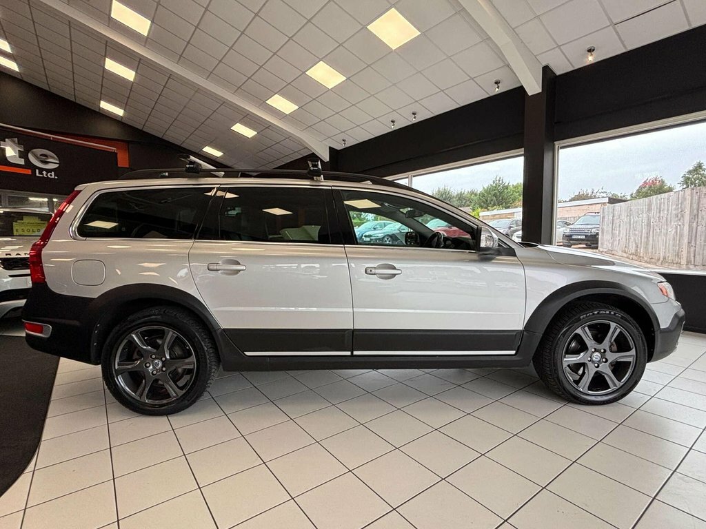 Volvo XC70 2.4L D5 Se Lux Blue #13