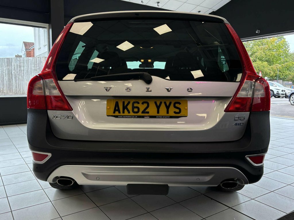 Volvo XC70 2.4L D5 Se Lux Blue #9