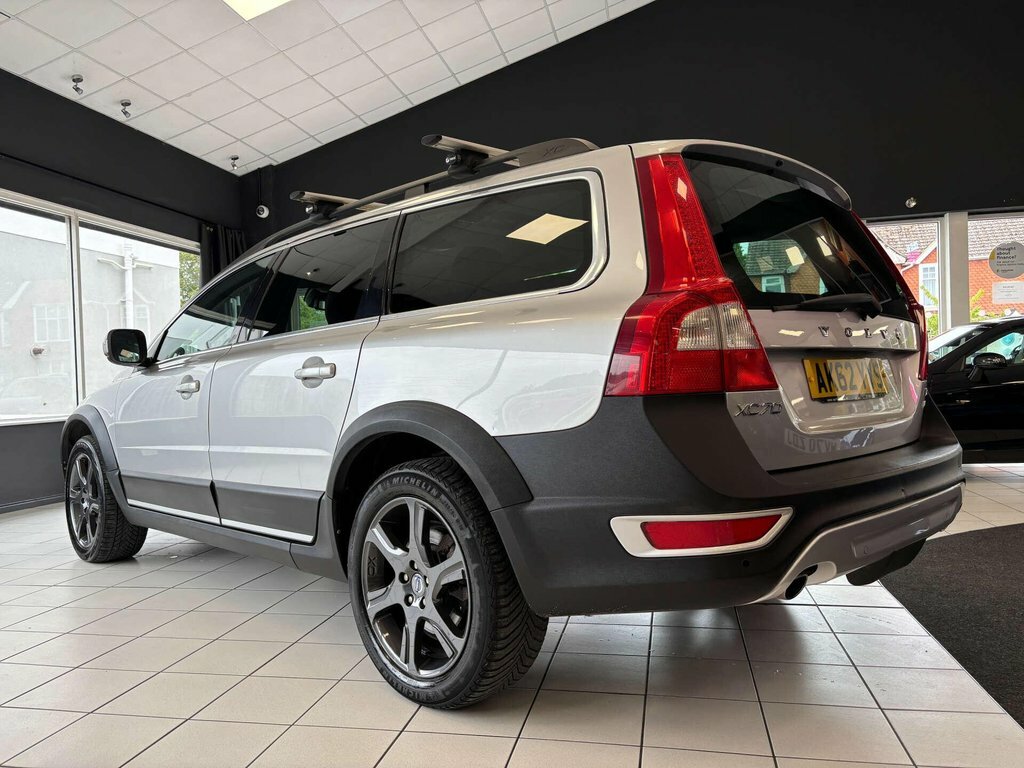 Volvo XC70 2.4L D5 Se Lux Blue #8