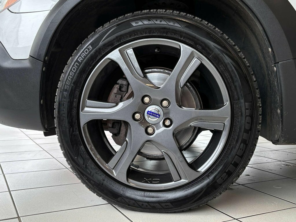 Volvo XC70 2.4L D5 Se Lux Blue #18