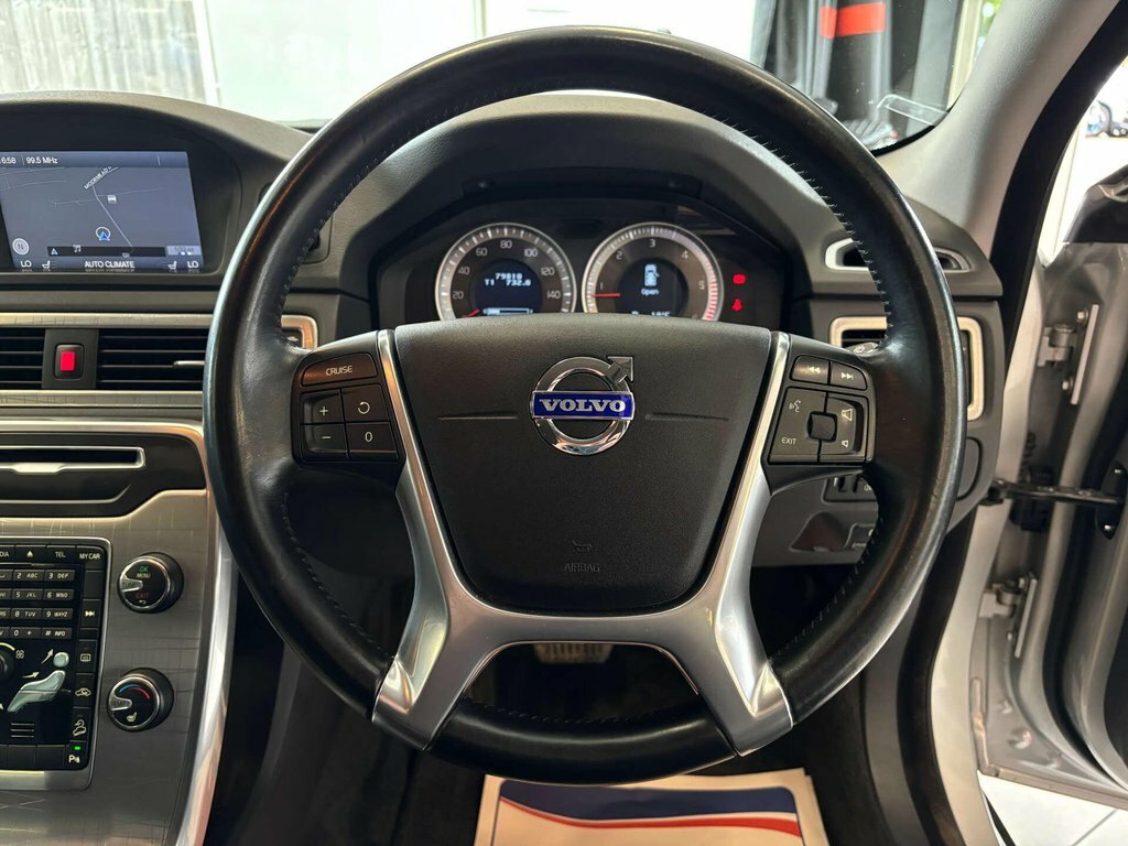 Volvo XC70 2.4L D5 Se Lux Blue #22