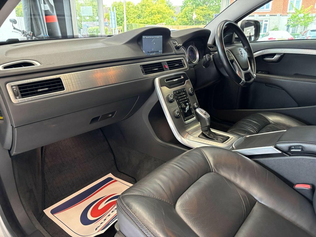 Volvo XC70 2.4L D5 Se Lux Blue #37