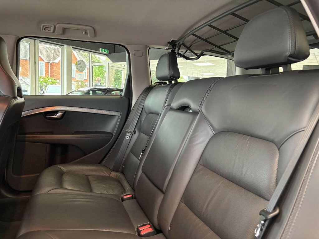 Volvo XC70 2.4L D5 Se Lux Blue #39