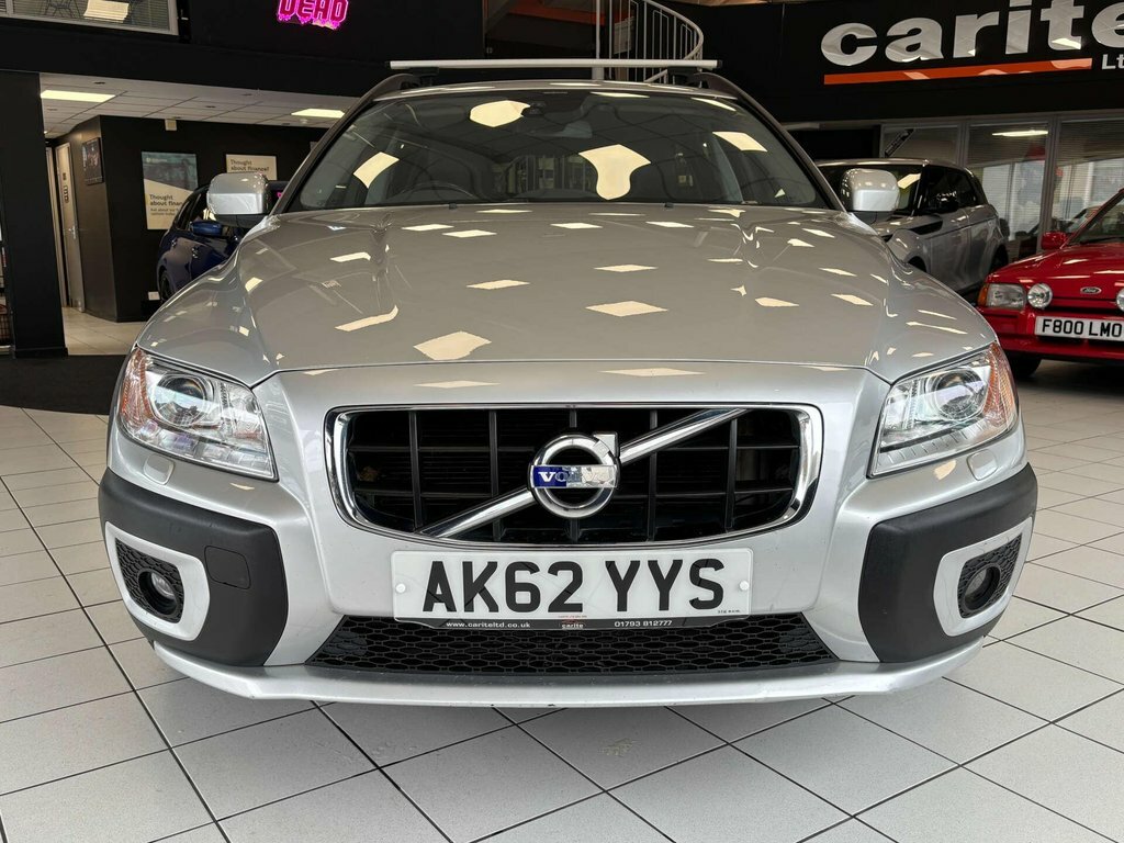 Volvo XC70 2.4L Se Lux Silver #4