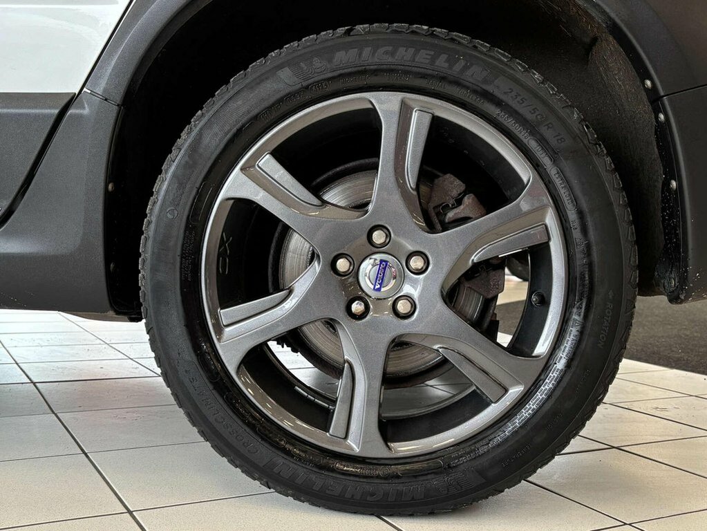 Volvo XC70 2.4L D5 Se Lux Blue #17
