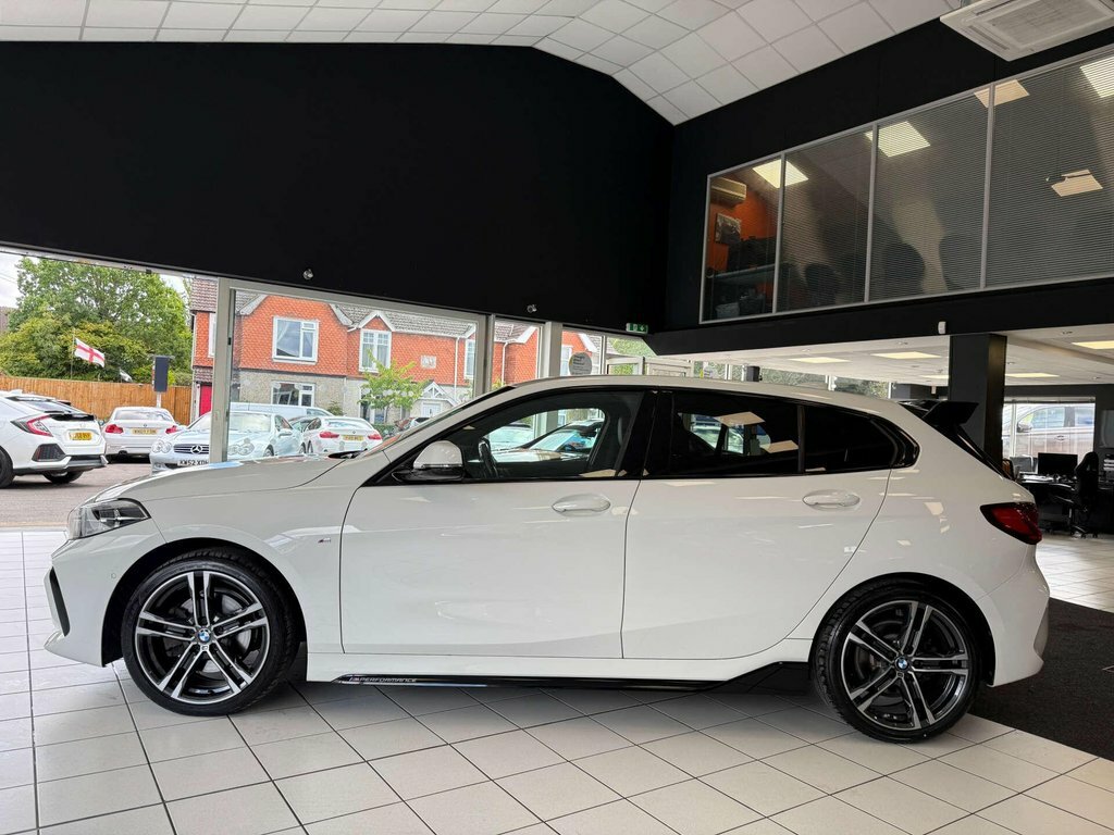 BMW 1 Series 2L M Sport White #6