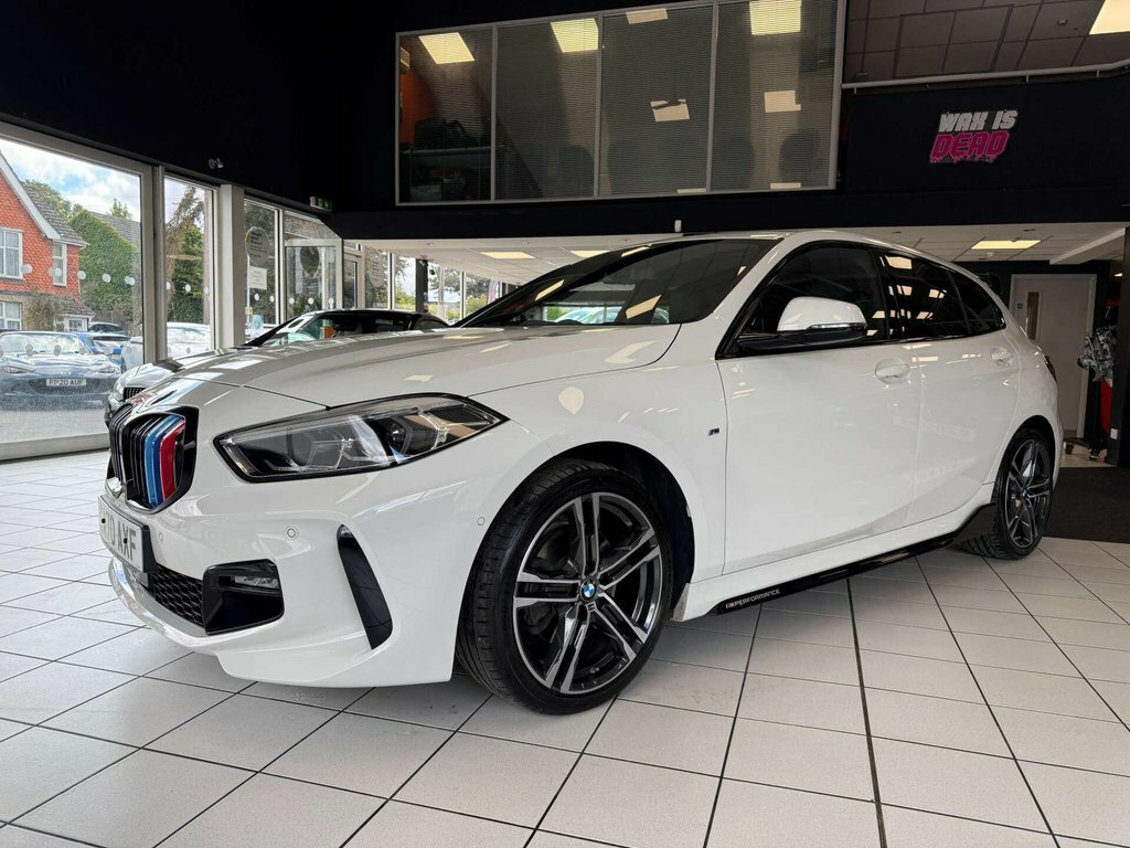 BMW 1 Series 2L M Sport White #5