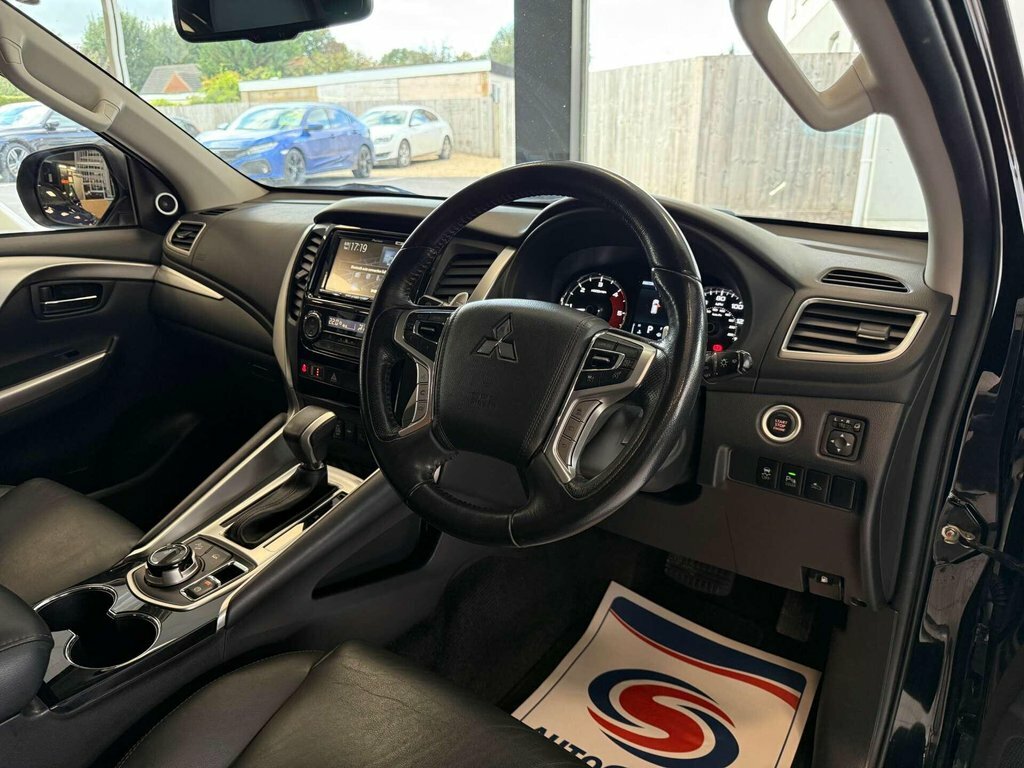 Mitsubishi Shogun Sport 2.4L 4 Black #2