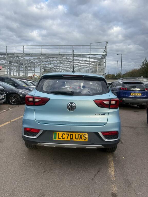 MG ZS 0.0 Exclusive 44.5Kwh 141 Bhp Red #4
