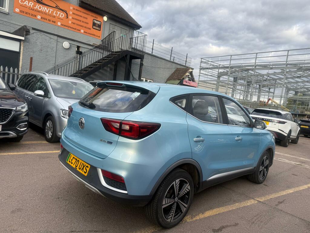 MG ZS 0.0 Exclusive 44.5Kwh 141 Bhp Red #3