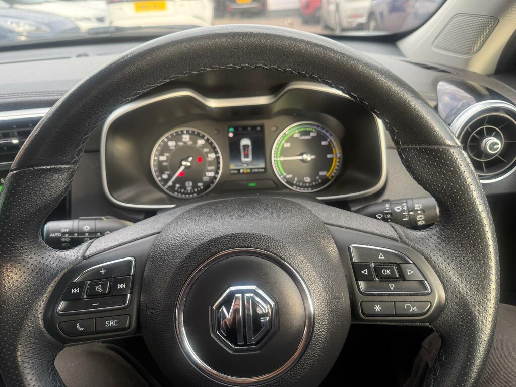 MG ZS 0.0 Exclusive 44.5Kwh 141 Bhp Red #17