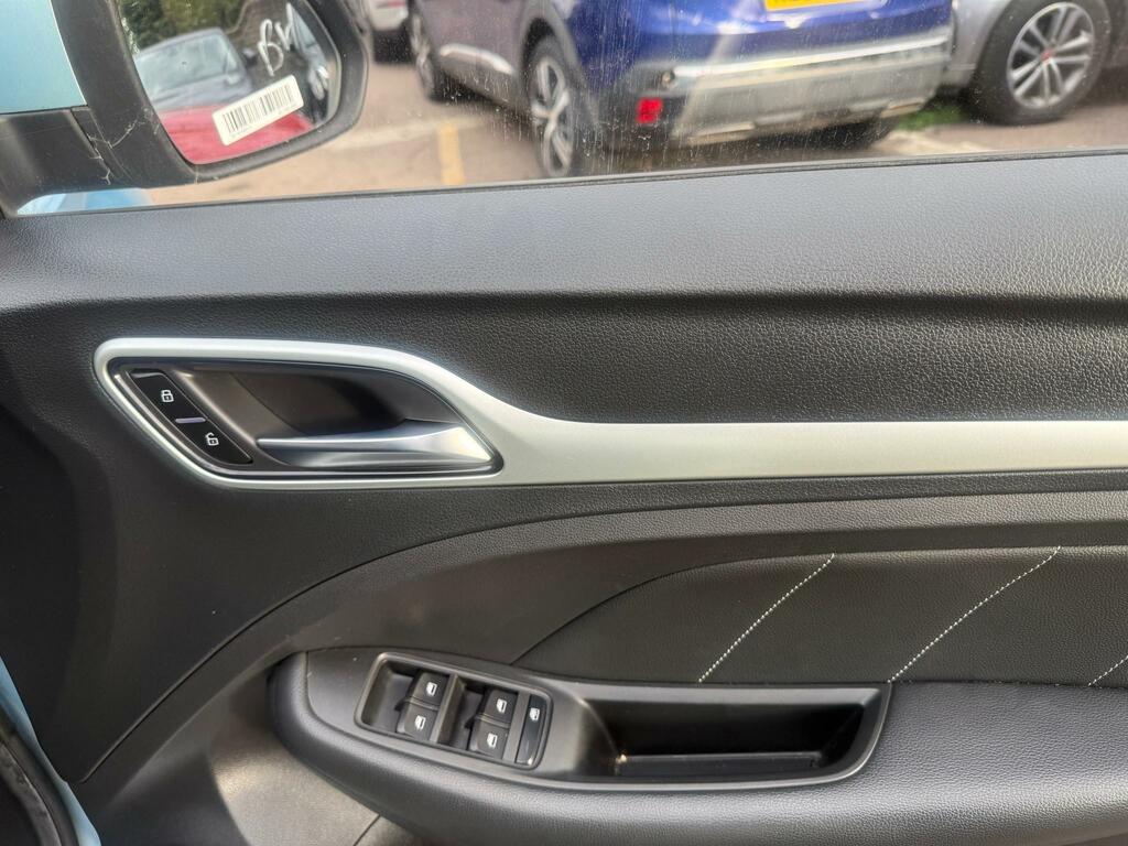 MG ZS 0.0 Exclusive 44.5Kwh 141 Bhp Red #12