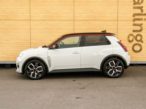 Renault 5 110Kw Techno Comfort Range 52Kwh Green #9