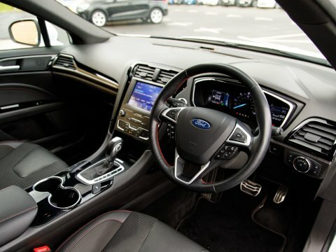 Ford Mondeo St-line White #4