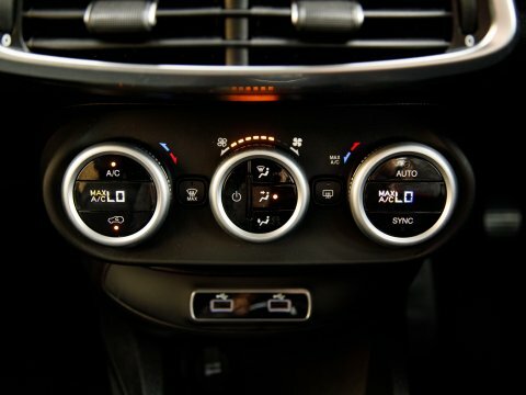 Fiat 500X Red White #27
