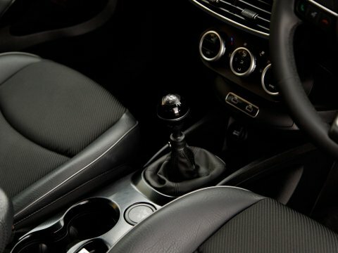 Fiat 500X Red White #26