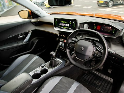 Peugeot 2008 Puretech Ss Allure Premium Orange #4