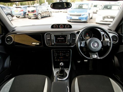 Volkswagen Beetle Hatchback White #3