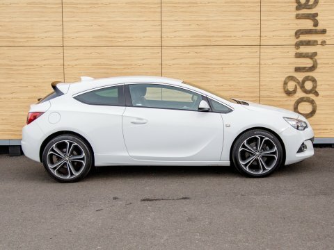 Vauxhall Astra GTC Limited Edition White #8