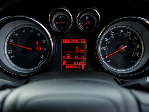 Vauxhall Astra GTC Limited Edition White #10