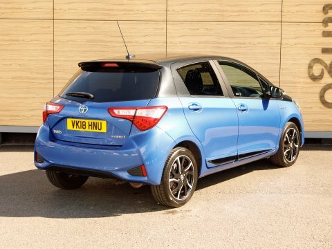 Toyota Yaris Hatchback Blue #2