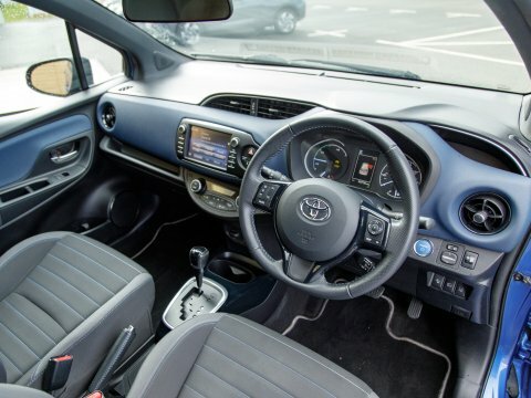 Toyota Yaris Hatchback Blue #4