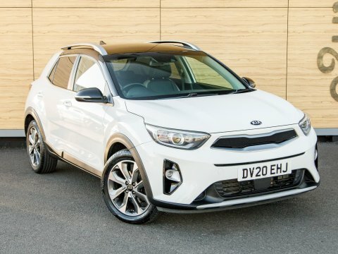 Kia Stonic Suv White