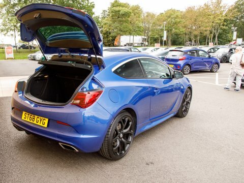 Vauxhall Astra GTC 1.4L Limited Edition White #28