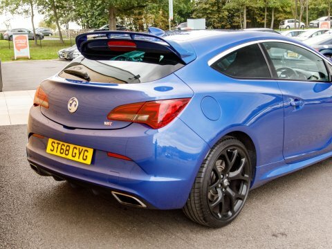 Vauxhall Astra GTC 1.4L Limited Edition White #8