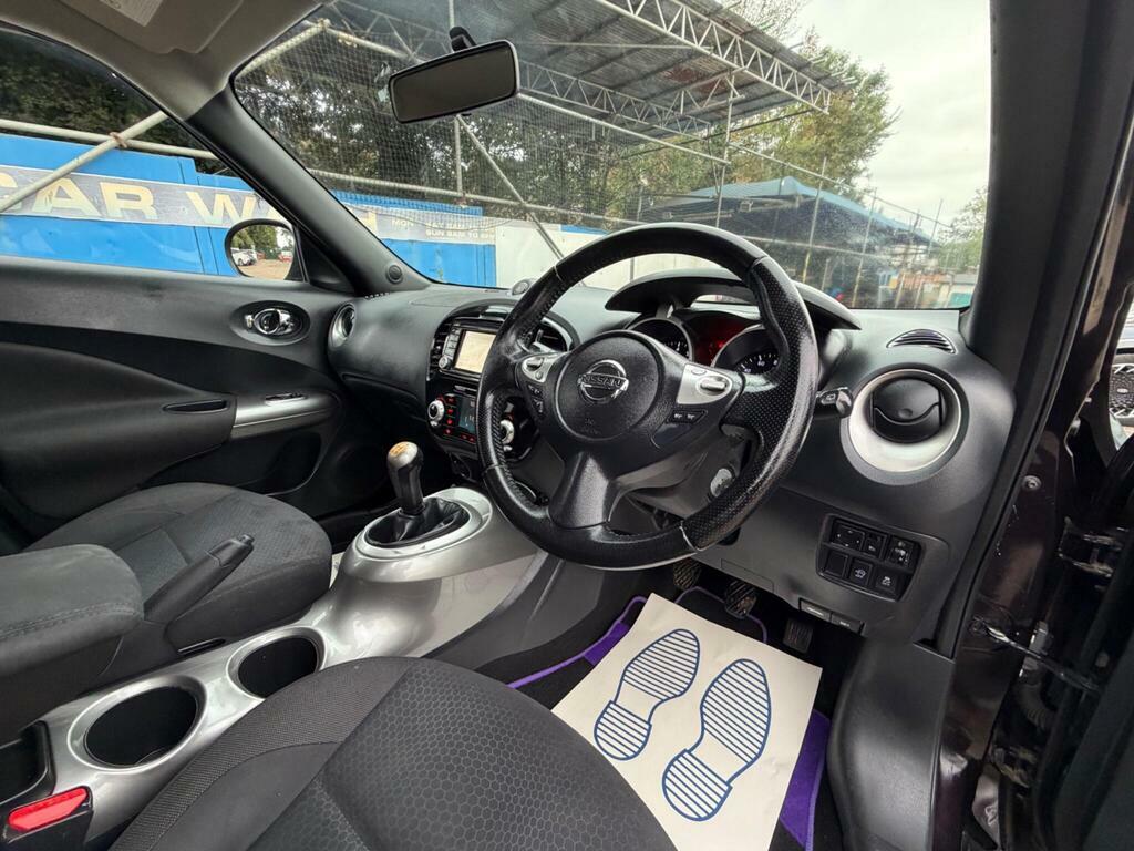 Nissan Juke Acenta White #16