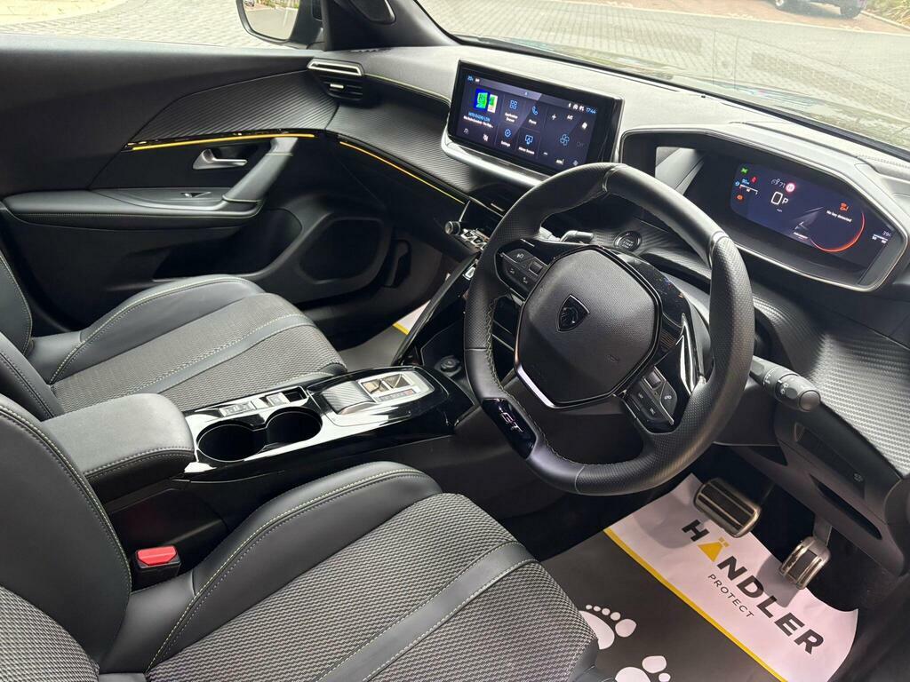 Peugeot 2008 1.2 Puretech Gt Eat Euro 6 S S Black #4