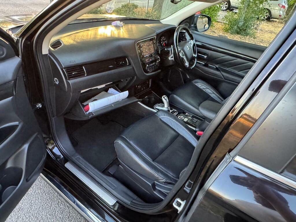 Mitsubishi Outlander 2.0H 12Kwh 4Hs Cvt 4Wd Euro 6 S S Black #3