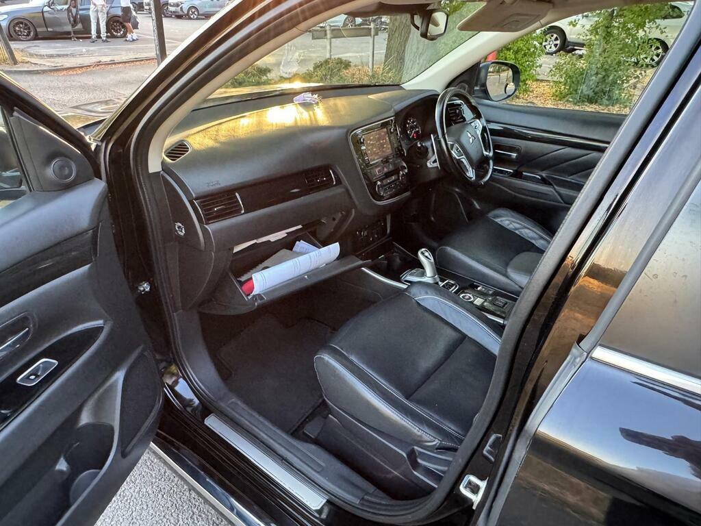 Mitsubishi Outlander 2.0 Phev 4Hs 200 Bhp In White With 61,000 Miles White #27
