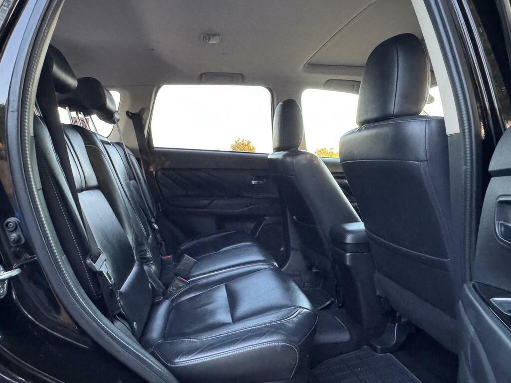 Mitsubishi Outlander 2.0 Phev 4Hs 200 Bhp In White With 61,000 Miles White #17