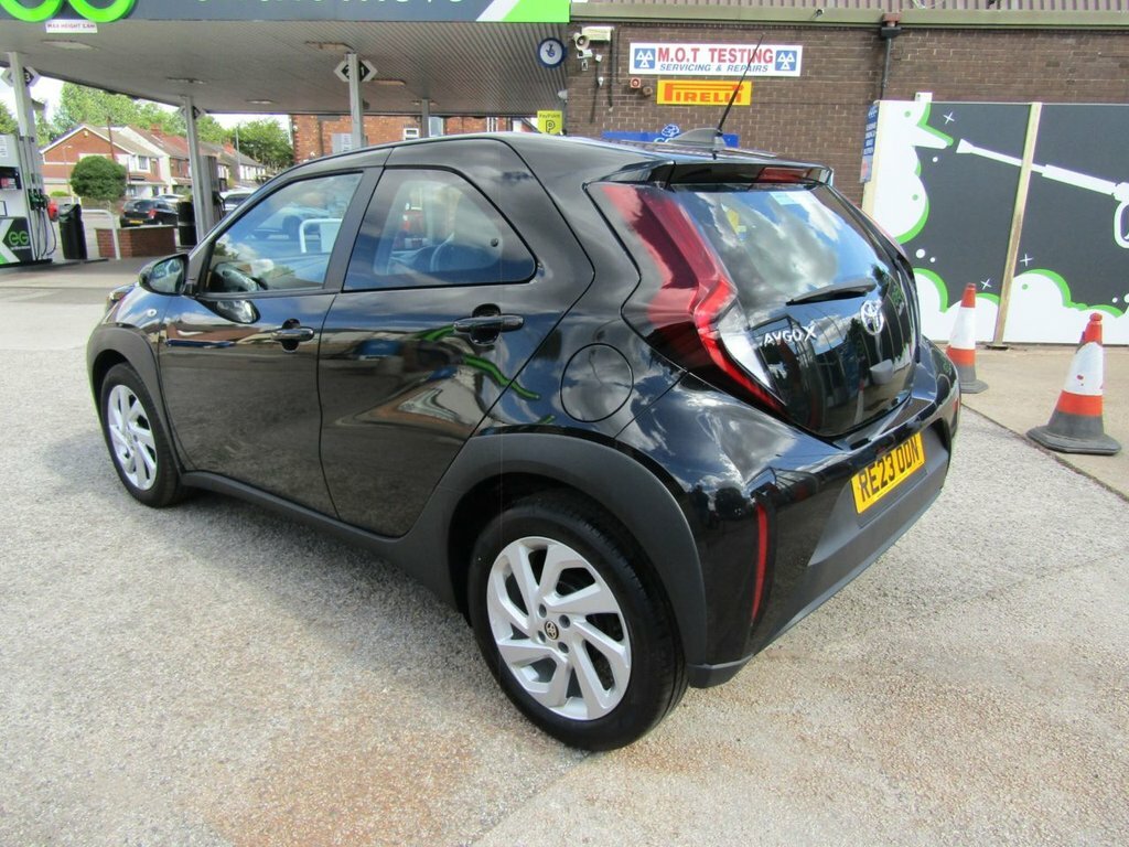 Toyota Aygo X 1L Pure Black #6