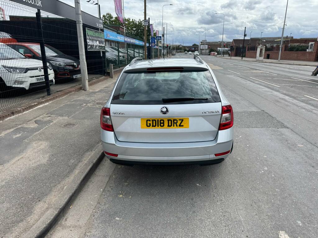 Skoda Octavia 1.5 Tsi Se GD18DRZ Silver #3