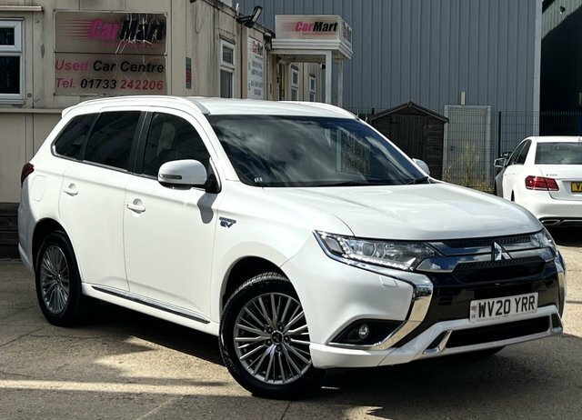Mitsubishi Outlander 2.4H Twinmotor 13.8Kwh Dynamic Suv Plug White